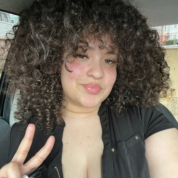 Meet your Posher, Lesly - Picture 1 of 1